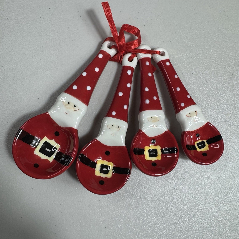 Gibson Home Santa Christmas Ceramic Measuring Spoons 4 Piece Set